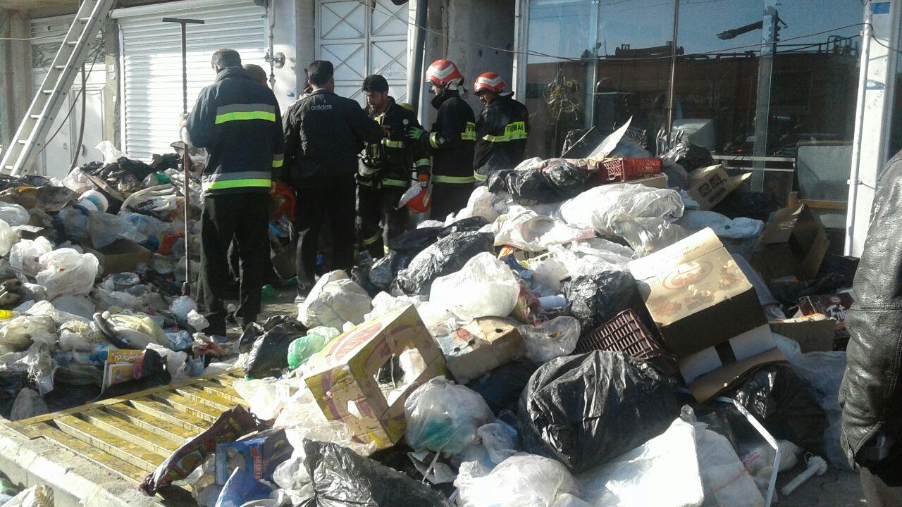 یک کشته در آتش ضایعات پلاستیکی در سیرجان