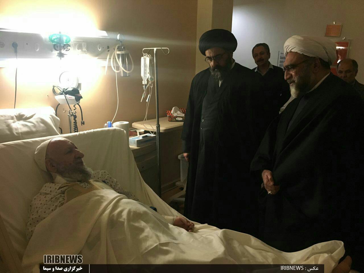 عیادت نماینده رهبر معظم انقلاب اسلامی از آیت الله نورمفیدی