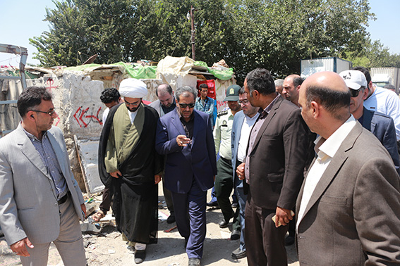 حل مشکل انبارهای ضایعاتی اطراف زمان آباد توسط فرماندار ویژه شهرستان ری حل مشکل انبارهای ضایعاتی اطراف زمان آباد توسط فرماندار ویژه شهرستان ری