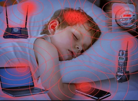 مرگ آرام مغزی کودکان با موبایل مرگ آرام مغزی کودکان با موبایل