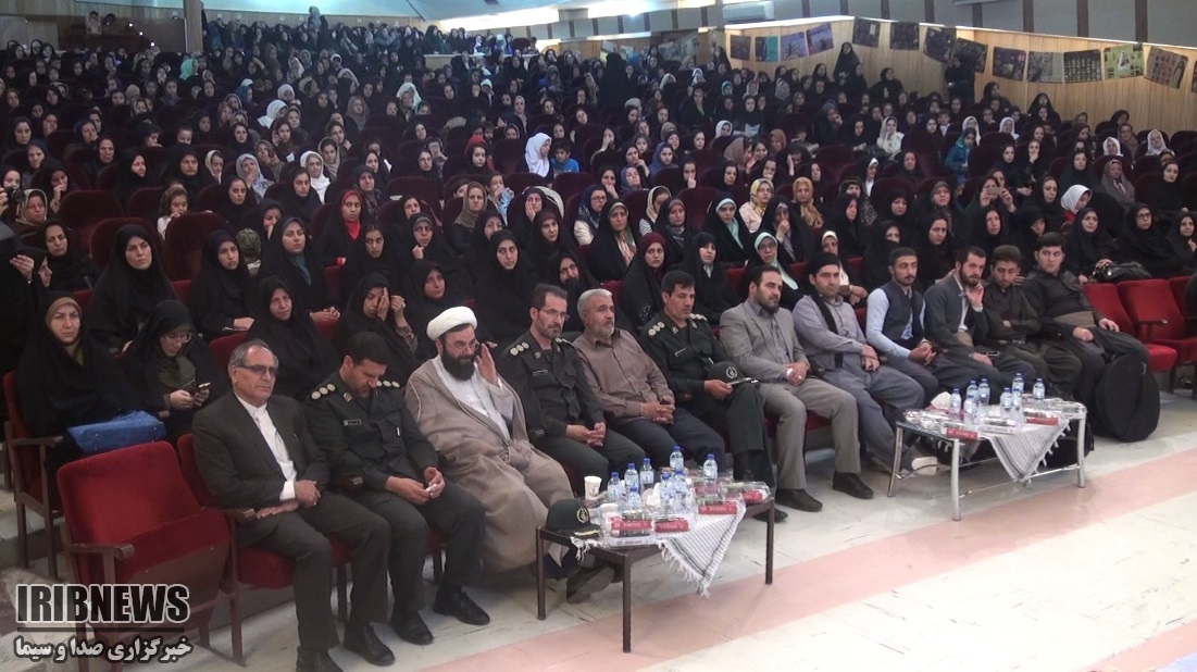 حجاب و عفاف از هنجارهای ارزشی جامعه است حجاب و عفاف از هنجارهای ارزشی جامعه است