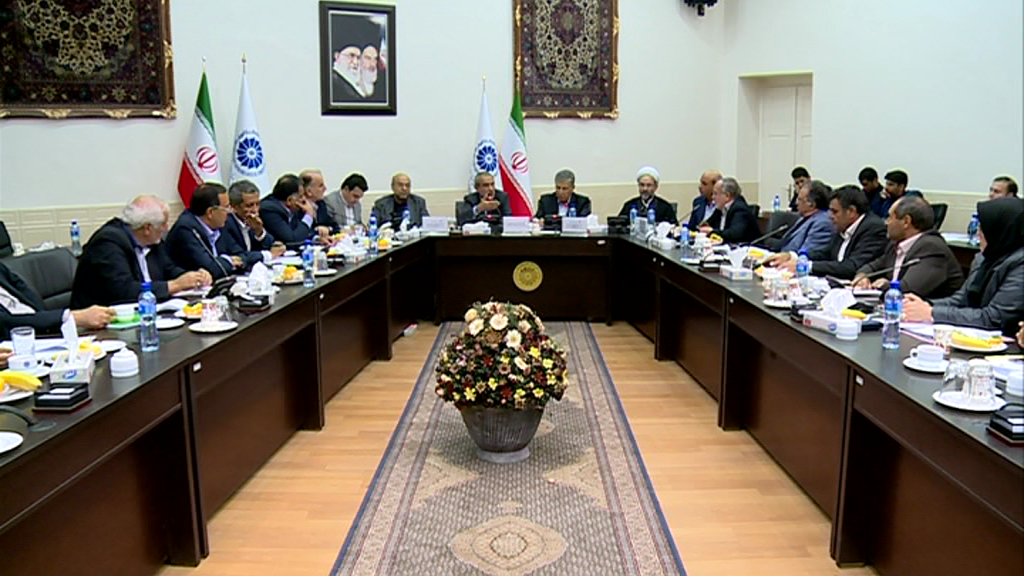 تاکید استاندار آذربایجان شرقی بر حذف قوانین دست و پاگیر تولید