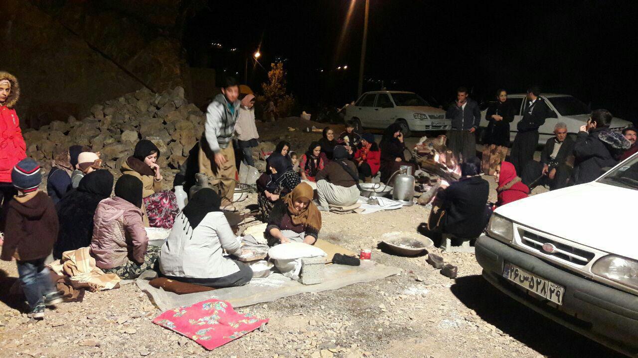 کمک‌های مردم به زلزله‌زدگان کرمانشاه(2)