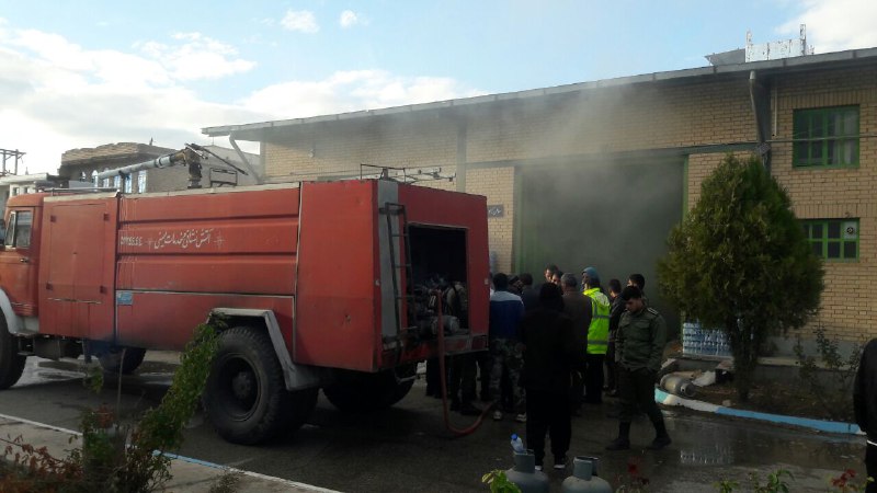 یک انبار کمک های مردمی به زلزله زدگان طعمه حریق شد