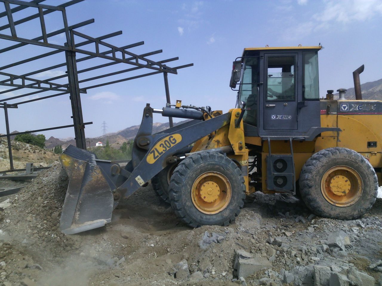 با متخلفان ساخت و سازهای غیر مجاز برخورد می شود با متخلفان ساخت و سازهای غیر مجاز برخورد می شود