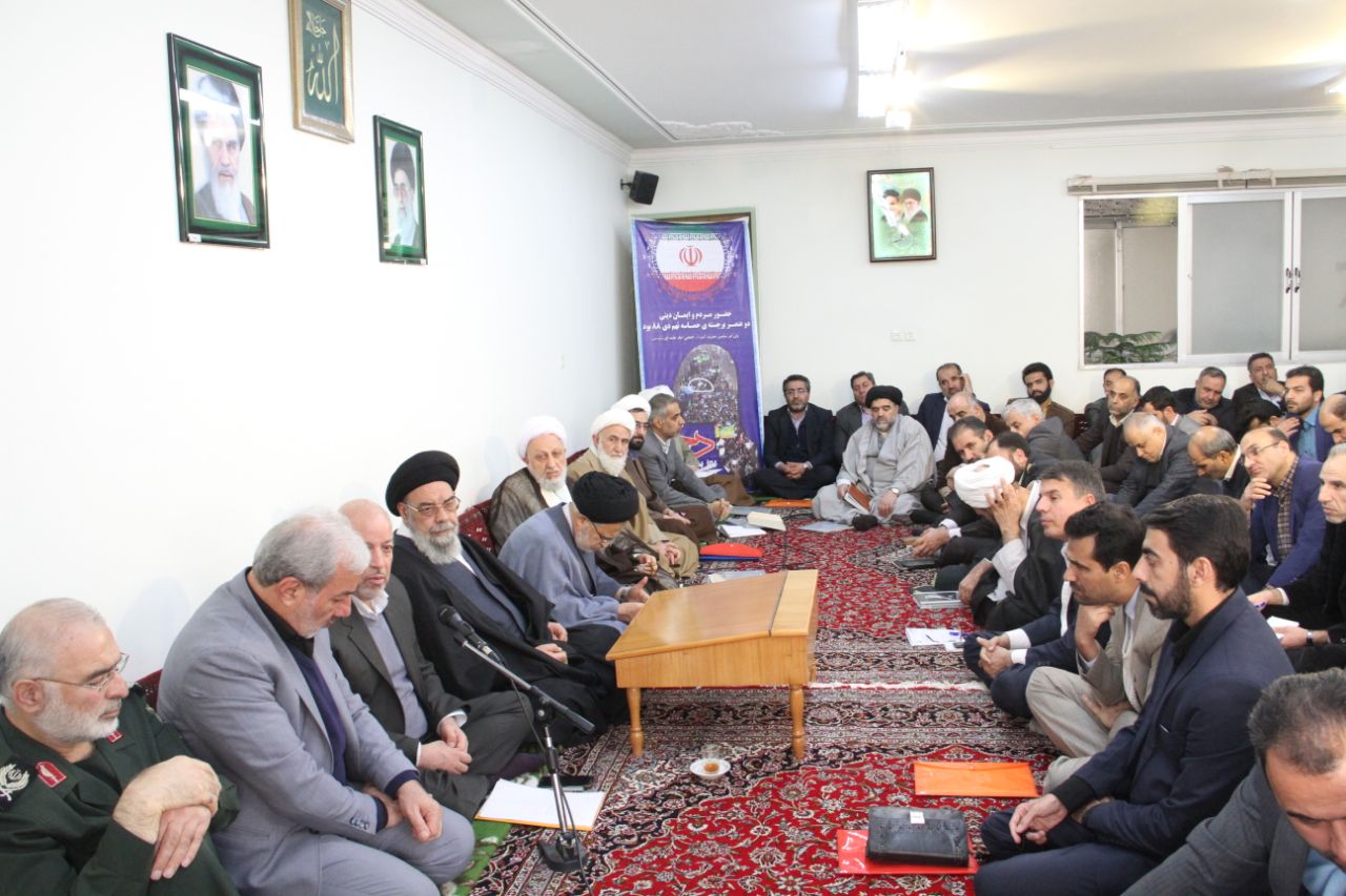 مردم و مسئولان، در کنار هم مراسم&zwnj;های دهه فجر را برگزار کنند