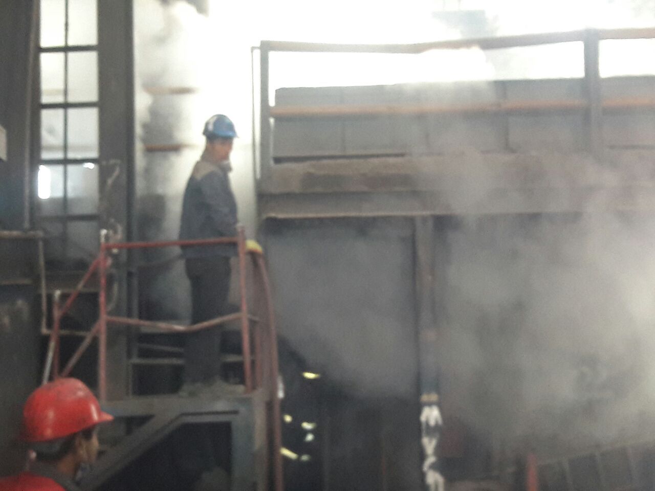 مهار آتش در یک شرکت صنعتی فریمان
