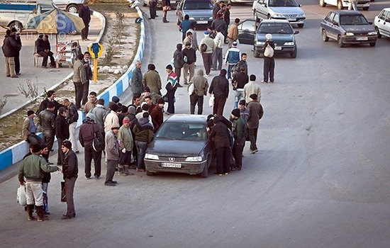 می شود بیتفاوت رد شد و چيزی نديد؟ می شود بیتفاوت رد شد و چيزی نديد؟