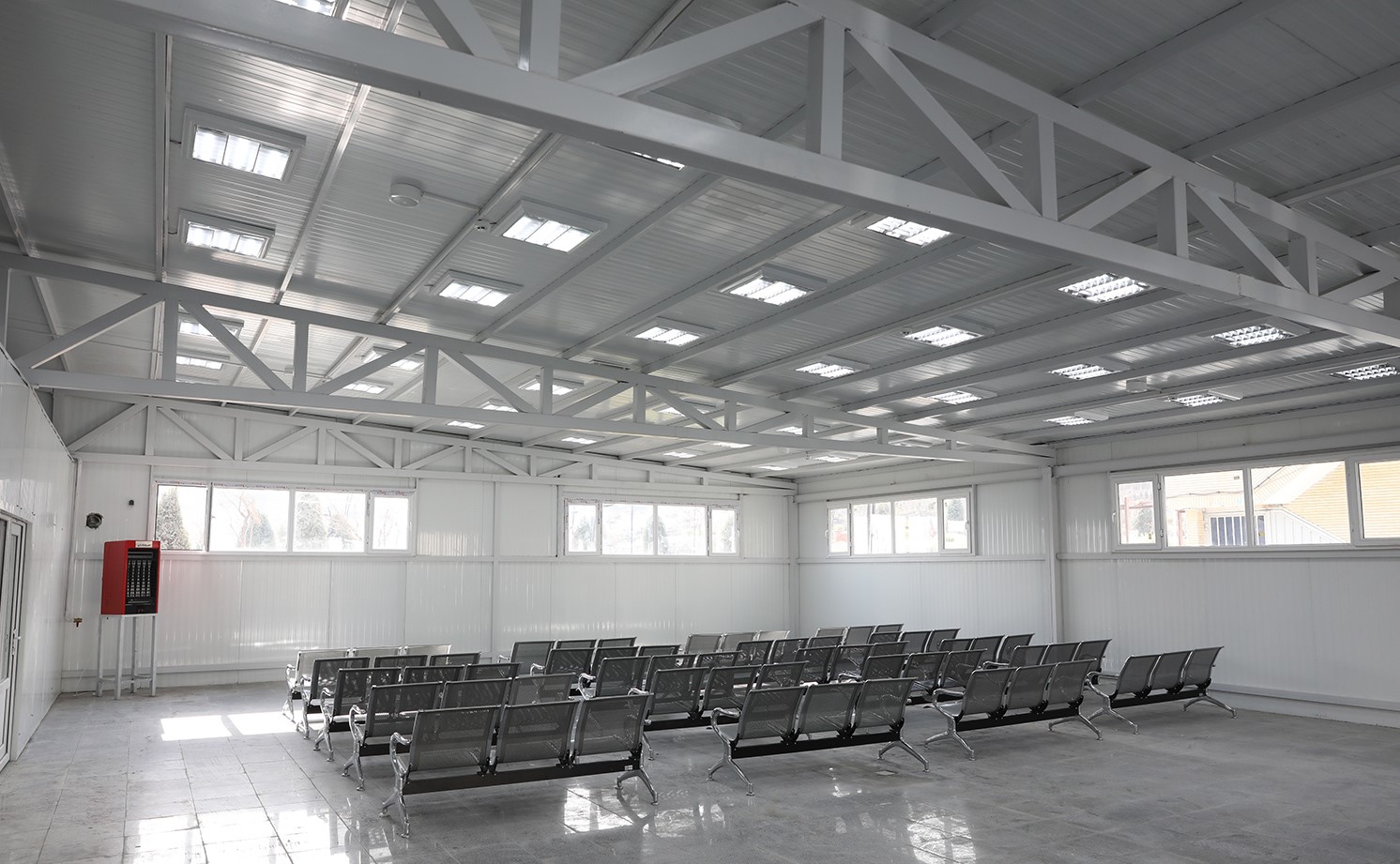 می شود بیتفاوت رد شد و چيزی نديد؟ می شود بیتفاوت رد شد و چيزی نديد؟