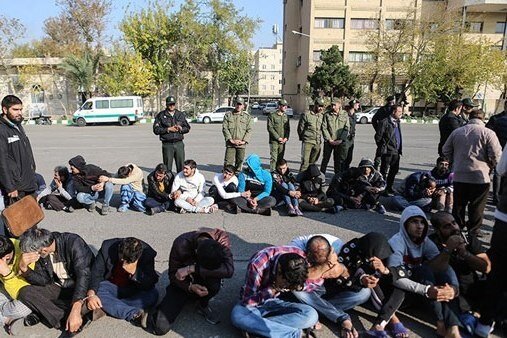 دستگیری ۵۱ متهم تحت تعقیب در شیراز دستگیری ۵۱ متهم تحت تعقیب در شیراز