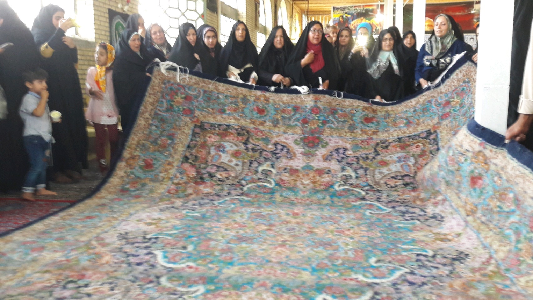 بافت فرشهای دستباف حرم حضرت امام علی (ع) در شهربابک بافت فرشهای دستباف حرم حضرت امام علی (ع) در شهربابک