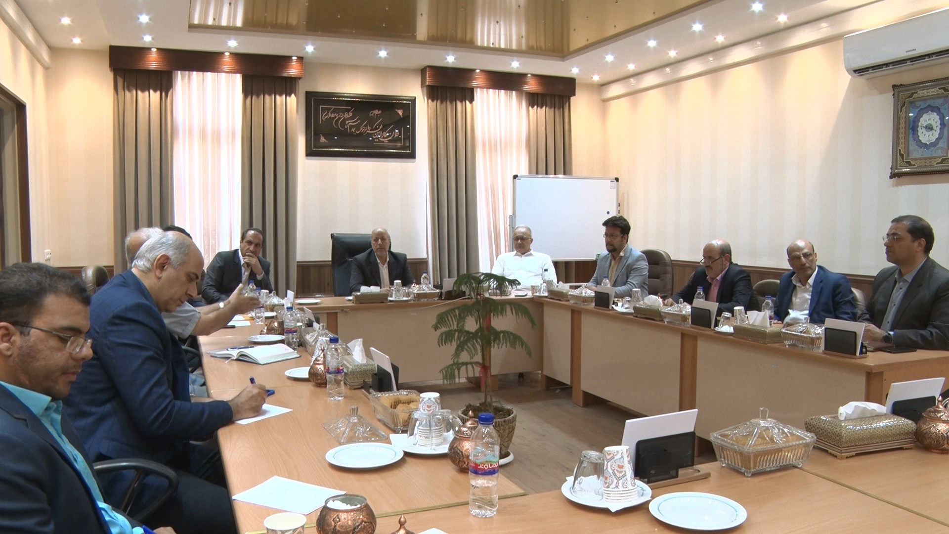 بررسی چالشهای توسعه و انتخاب مدل مناسب برای مناطق ویژه علم و فناوری بررسی چالشهای توسعه و انتخاب مدل مناسب برای مناطق ویژه علم و فناوری