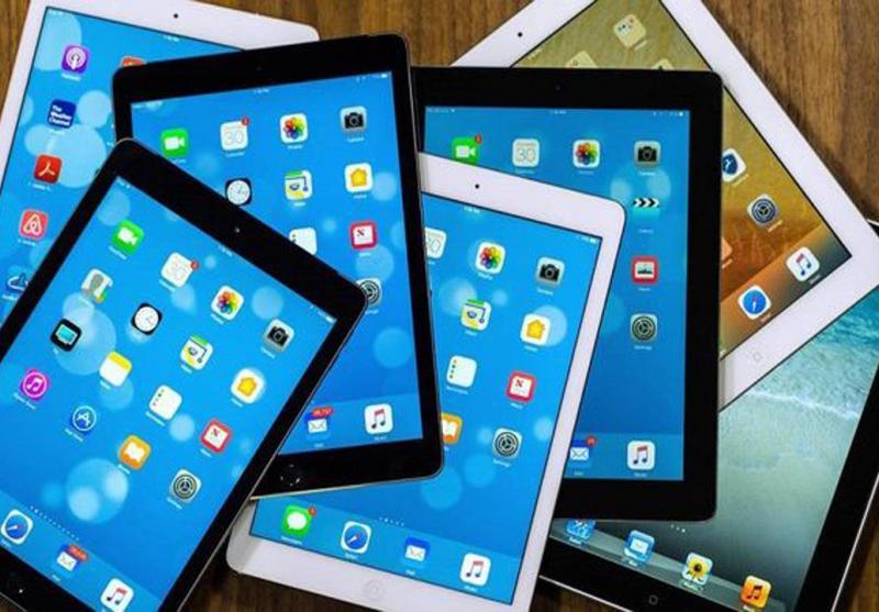 اهدای 35 دستگاه تبلت و گوشی هوشمند به دانش آموزان نیازمند