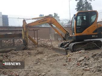 توقیف ۲ دستگاه بیل مکانیکی و تراکتور در سروآباد توقیف ۲ دستگاه بیل مکانیکی و تراکتور در سروآباد