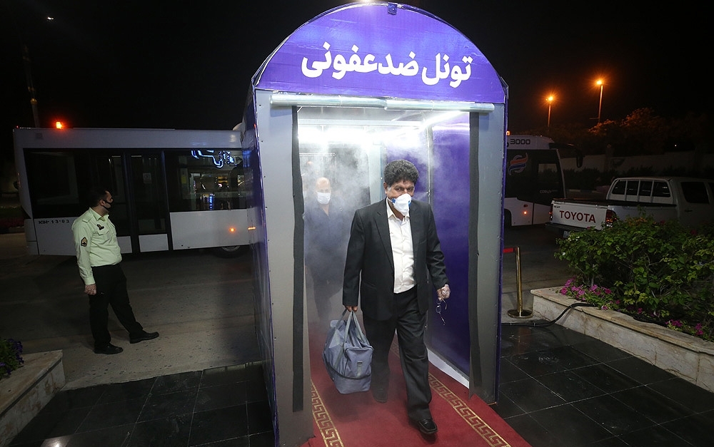 نصب شش دستگاه تونل ضد عفونی کننده در جزیره کیش نصب شش دستگاه تونل ضد عفونی کننده در جزیره کیش