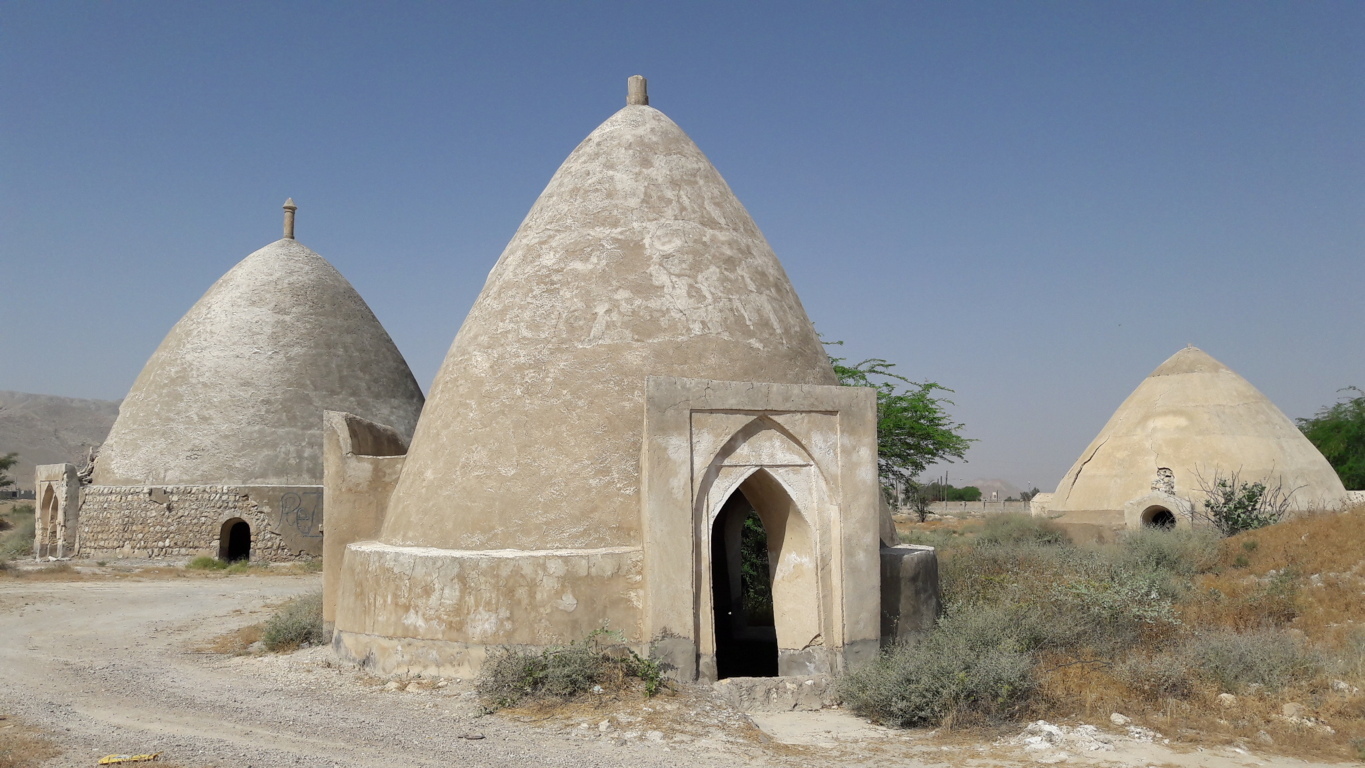 آب انبار‌ها تامین کننده آب شرب روستای ستلو در پارسیان