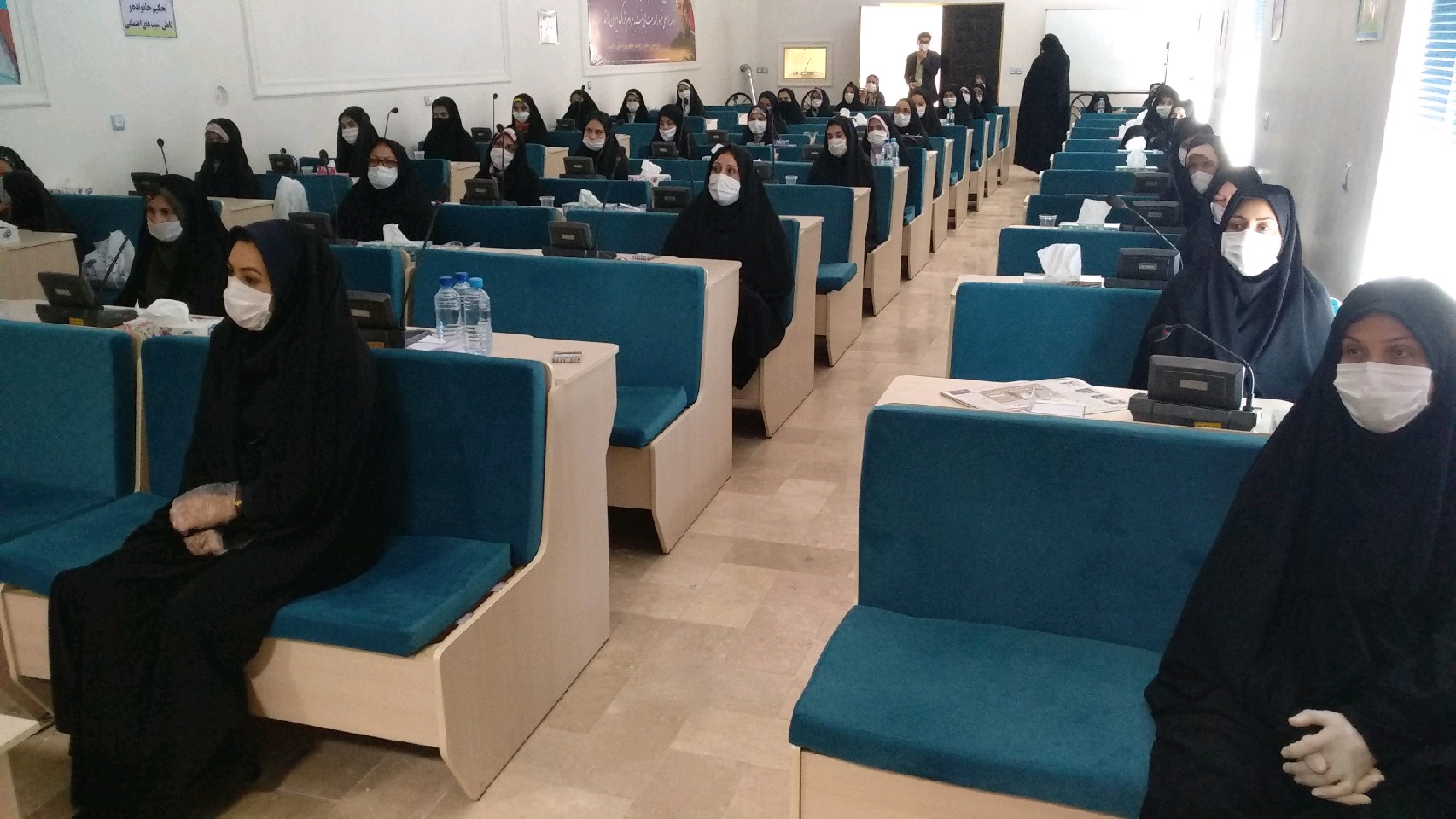 بدحجابی زیبنده جامعه قرآنی جمهوری اسلامی نیست بدحجابی زیبنده جامعه قرآنی جمهوری اسلامی نیست