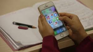 دو هزار دانش آموز تحت حمایت نیازمند گوشی هوشمند هستند دو هزار دانش آموز تحت حمایت نیازمند گوشی هوشمند هستند