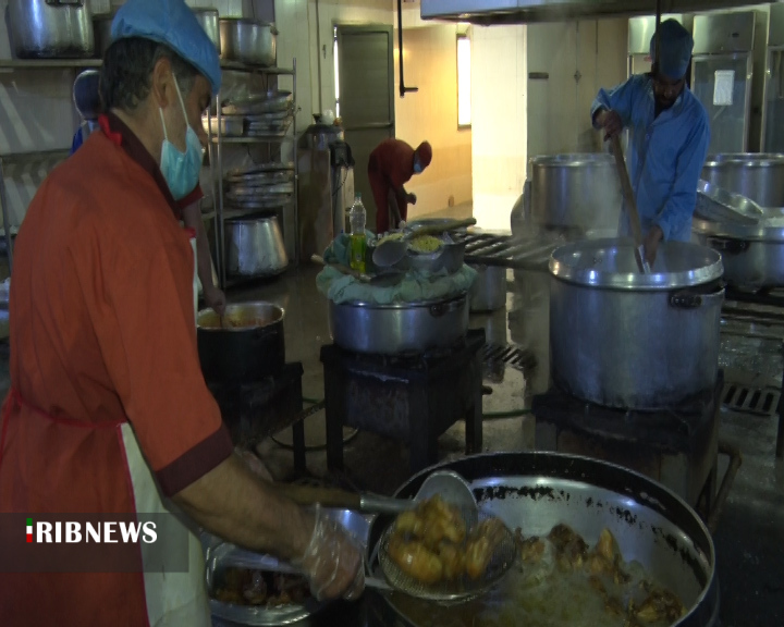 طبخ غذای بیمارستان شهدای خلیج فارس توسط موکب‌دارن سیدالشهدای دلوار
