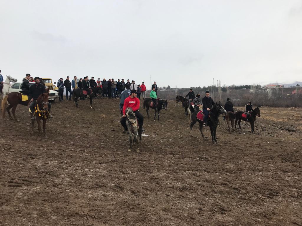 رژه اسب سواری در گرامیداشت ۲۲ بهمن