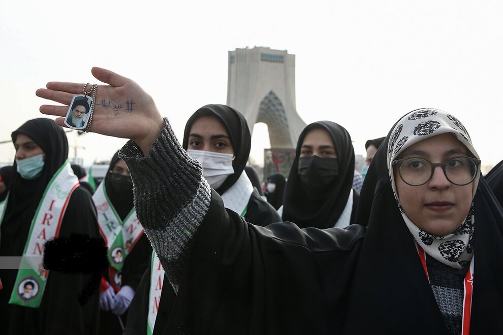 تصاویر به یادماندنی از حماسه آفرینی مردم در جشن انقلاب 1401 تصاویر به یادماندنی از حماسه آفرینی مردم در جشن انقلاب 1401