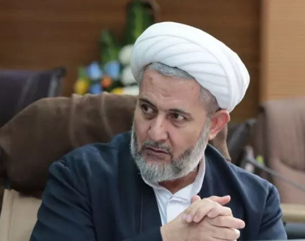 تندیش مشاهیر ارومیه در خیابان‌ها نصب شود