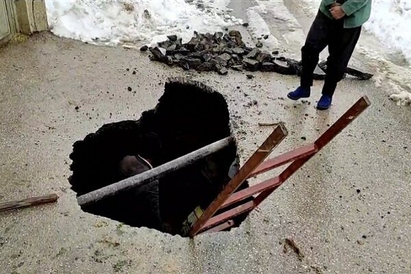 گلایه ساکنان محله کسنویه یزد از فرونشست‌های مکرر زمین
