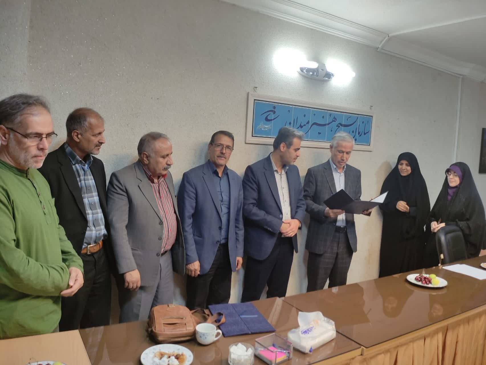 معرفی دبیر و رئیس شورای سیاست‌گذاری جشنواره ملی شعر بسیج هنرمندان