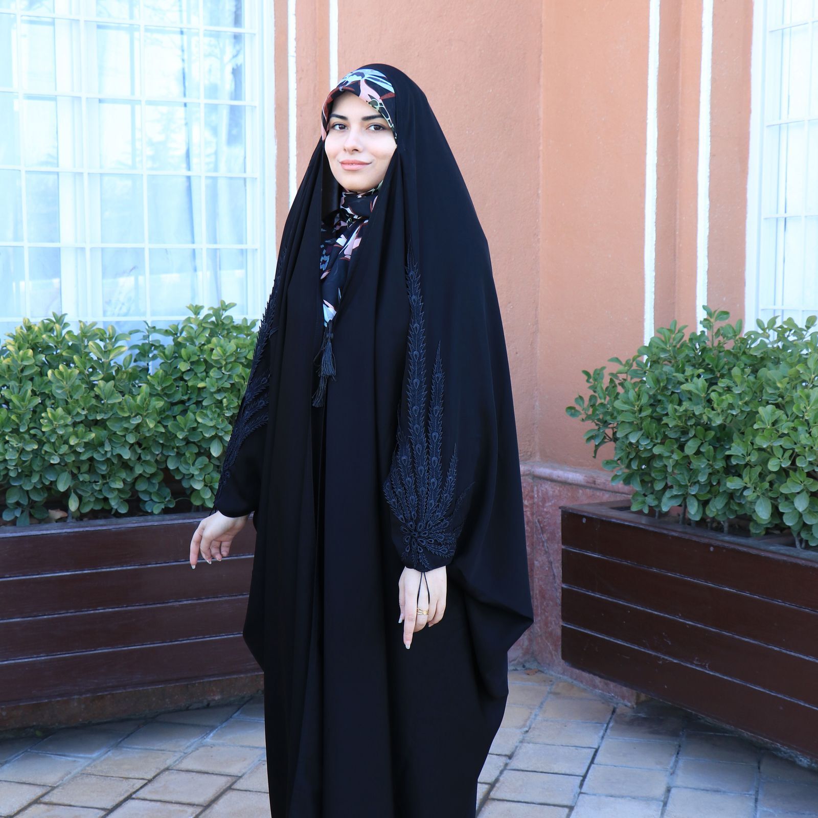 زنان هرچه خود و ارزش‌های وجودی خود را بیشتر حفظ کنند کمتر مورد آزار قرار خواهند گرفت