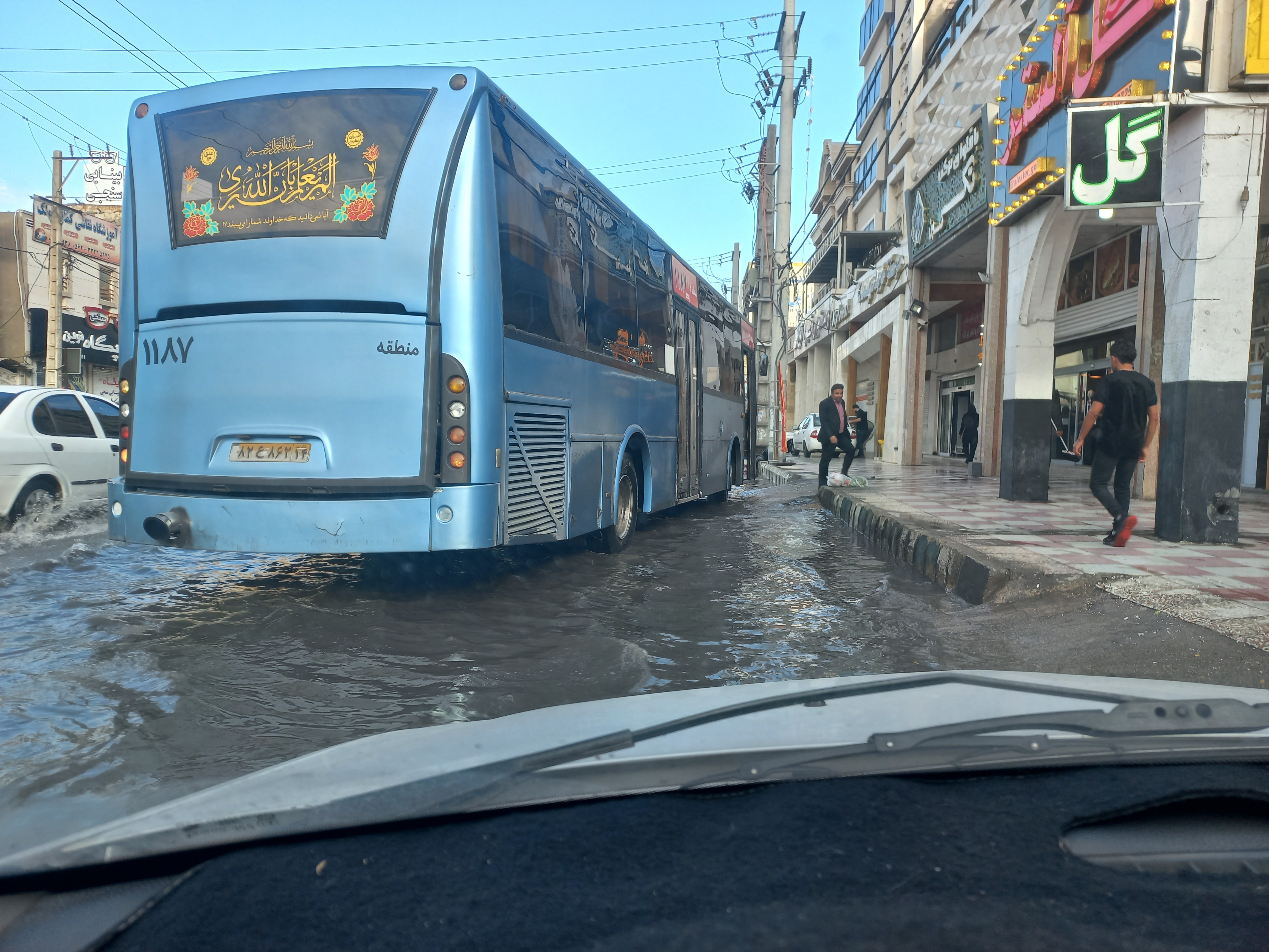 تصاویری از آبگرفتگی خیابان های اهواز  منطقه گلستان