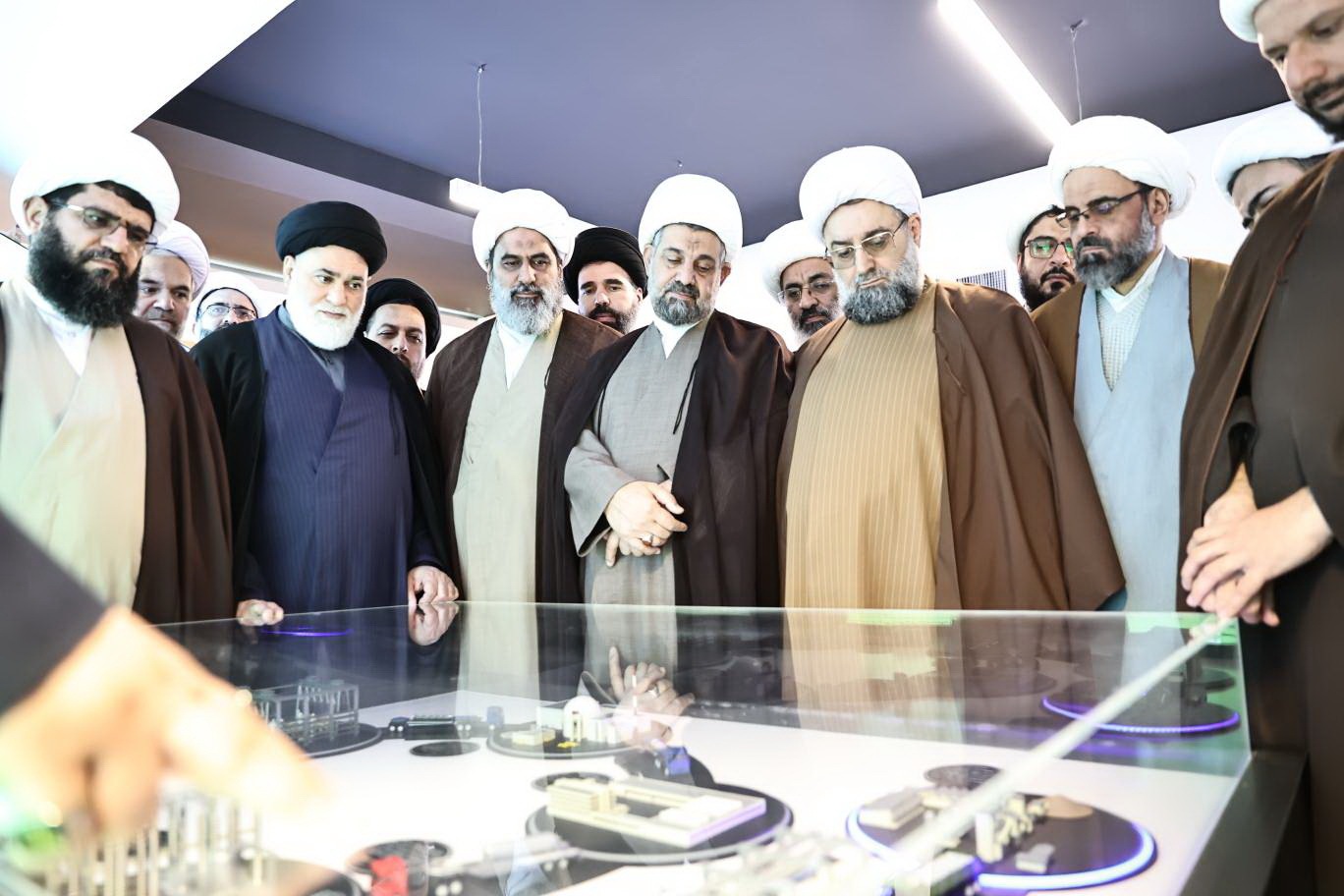 فناوری هستهای ، بر سایر علوم و فنون تاثیرگذار است فناوری هستهای ، بر سایر علوم و فنون تاثیرگذار است