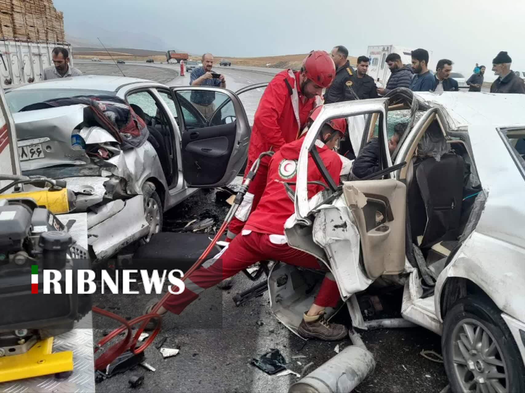 امدادرسانی به ۳۲۵ حادثه دیده در بروجرد امدادرسانی به ۳۲۵ حادثه دیده در بروجرد