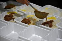 پخت یک و نیم میلیون پرس غذای گرم در روز عید غدیر
