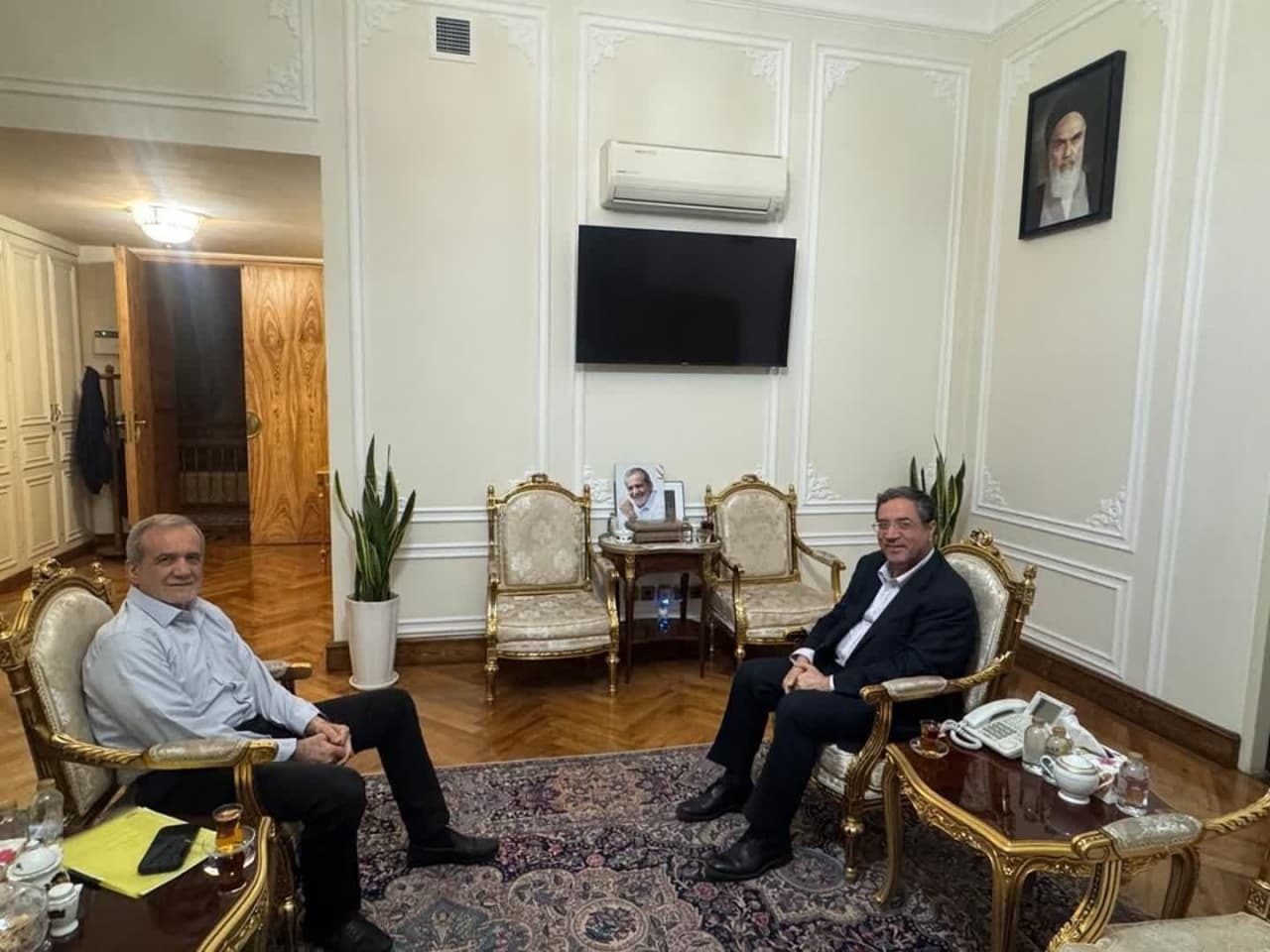 دیدار استاندار آذربایجان غربی با رییس جمهور