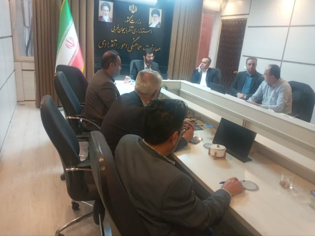 بررسی موانع و مشکلات طرحهای سرمایهگذاری در آذربایجانغربی بررسی موانع و مشکلات طرحهای سرمایهگذاری در آذربایجانغربی