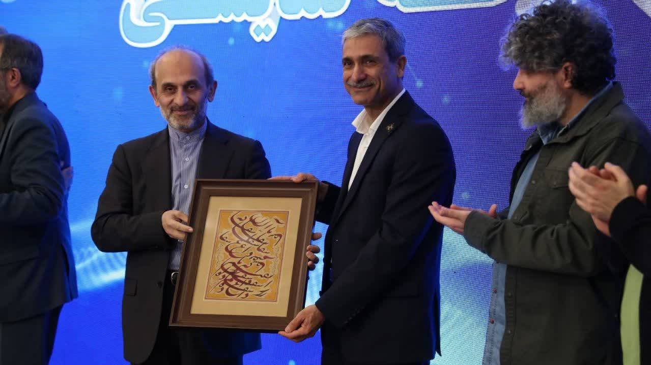 آثاری مانند «ذهن زیبا» الگویی ملموس از خودباوری و پیشرفت علمی ارائه میدهد آثاری مانند «ذهن زیبا» الگویی ملموس از خودباوری و پیشرفت علمی ارائه میدهد