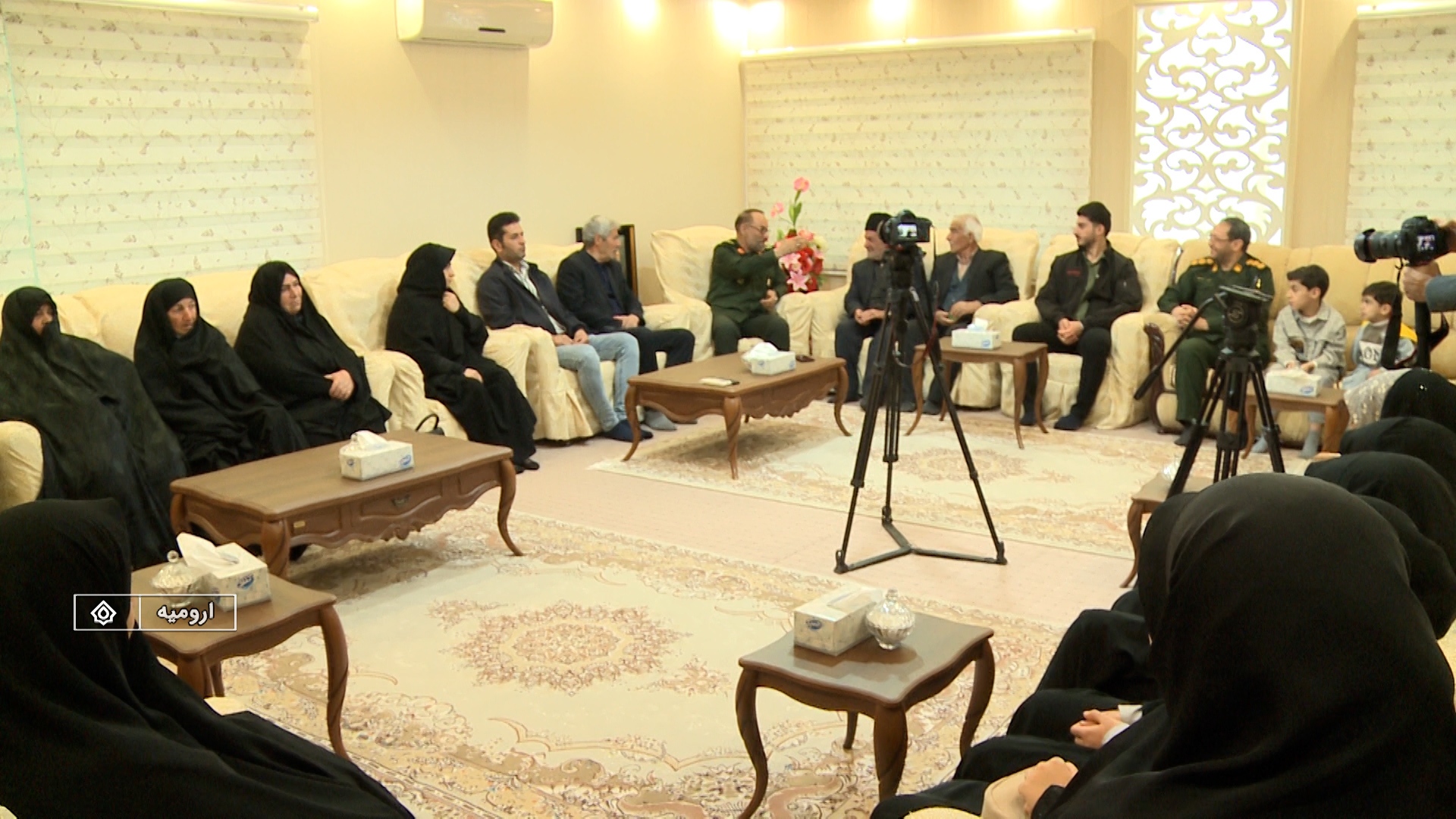 تجلیل از خانواده معظم شهدای مدافع حرم و امنیت آذربایجانغربی تجلیل از خانواده معظم شهدای مدافع حرم و امنیت آذربایجانغربی