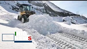 ریزش بهمن در محور روستایی دروان
