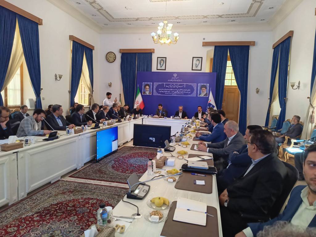 پیگیری طرح‌های ارتباطاتی استان آذربایجان شرقی با حضور وزیر ارتباطات