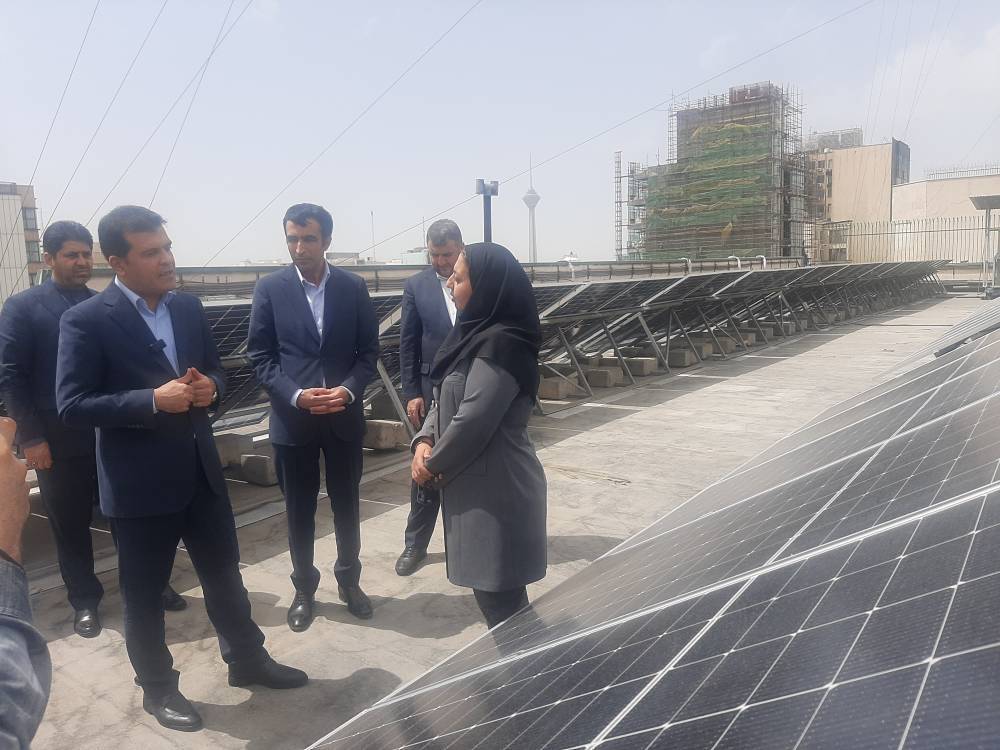 راه اندازی نیروگاه خورشیدی ۴۰ کیلوواتی در بام معاونت علمی