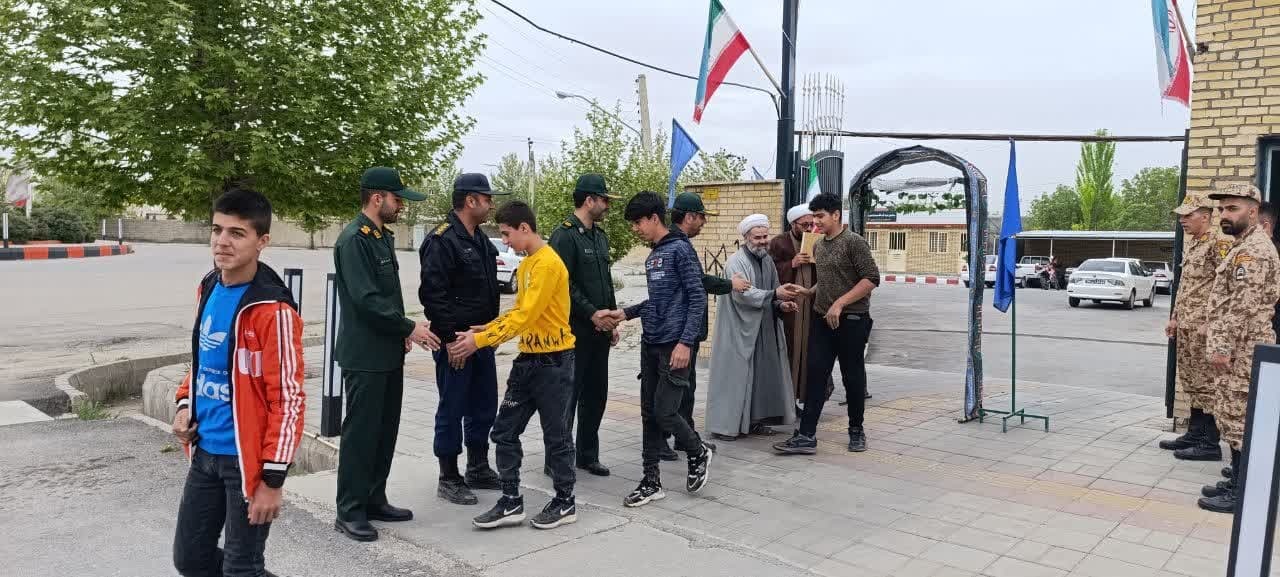 اعزام کاروان راهیان نور از شهرستان خوی به مناطق عملیاتی غرب کشور