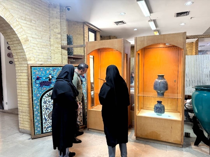 نمایش آثار هنرمندان هنرهای سنتی در وزارت میراثفرهنگی نمایش آثار هنرمندان هنرهای سنتی در وزارت میراثفرهنگی