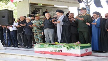 تشییع پیکر شهید «هوشنگ ناصرپور» در بروجرد
