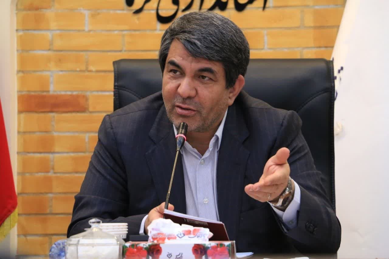بی