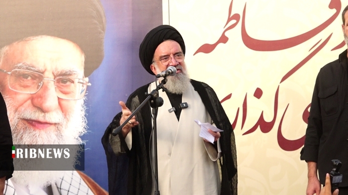 امروز ایران به عنوان نماد تمام دین به جنگ تمام کفر آمده است