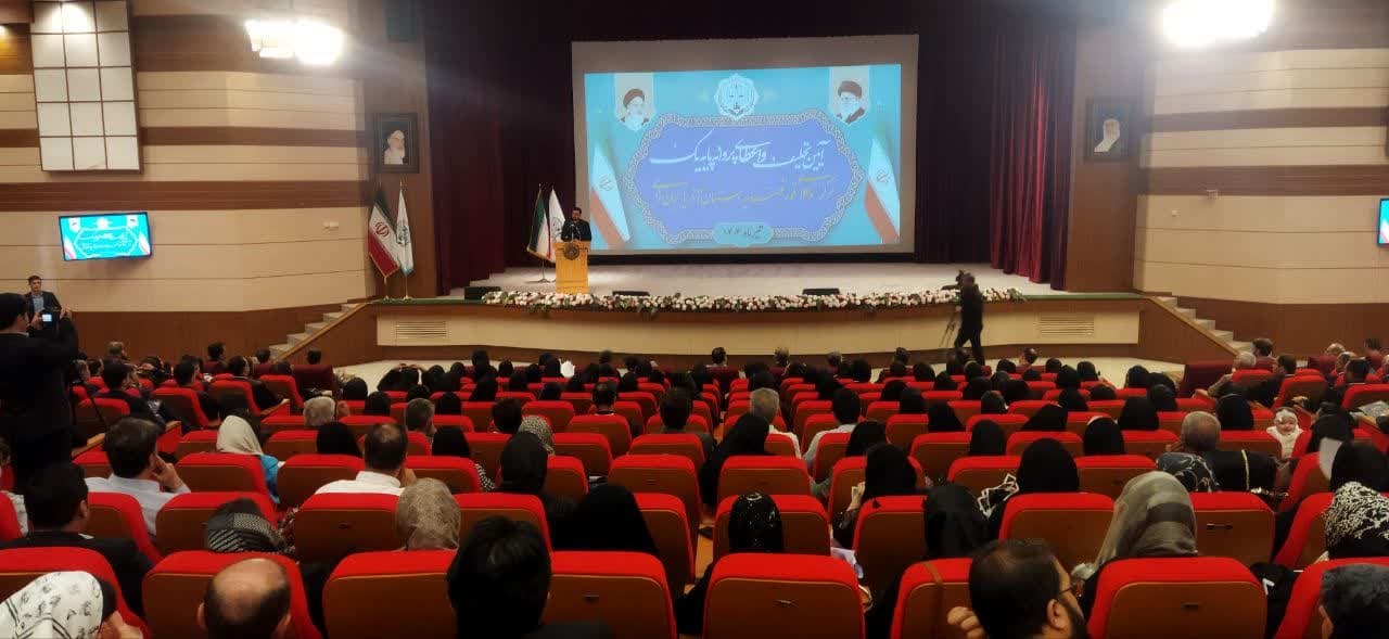 آیین تحلیف و اعطای پروانه پایه یک وکالت کارآموزان مرکز وکلای قوه قضاییه آذربایجان غربی 