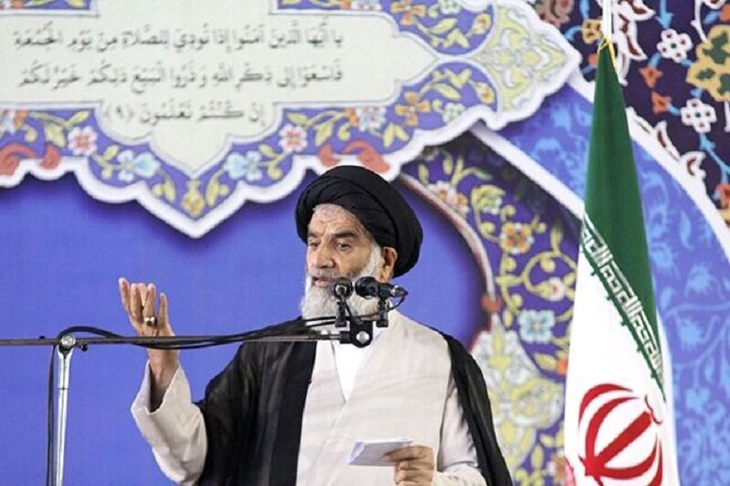 مردم برای دستیابی به سعادت و پیروزی از فرمایشات رهبری پیروی کنند