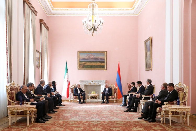 پزشکیان: توافقات بسیار راهگشا و مفیدی در جریان این سفر حاصل شد