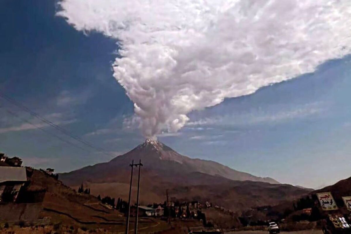 دماوند خفته اما زنده است؛ خروج بخار پدیدهای طبیعی دماوند خفته اما زنده است؛ خروج بخار پدیدهای طبیعی