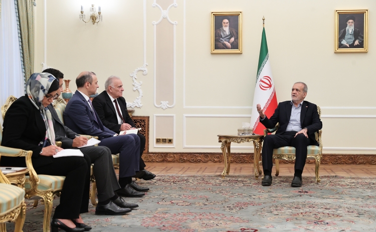 پزشکیان: باید به‌گونه‌ای حرکت کنیم که هیچ قدرت خارجی نتواند خللی در روابط دوستانه ایران و ارمنستان ایجاد کند